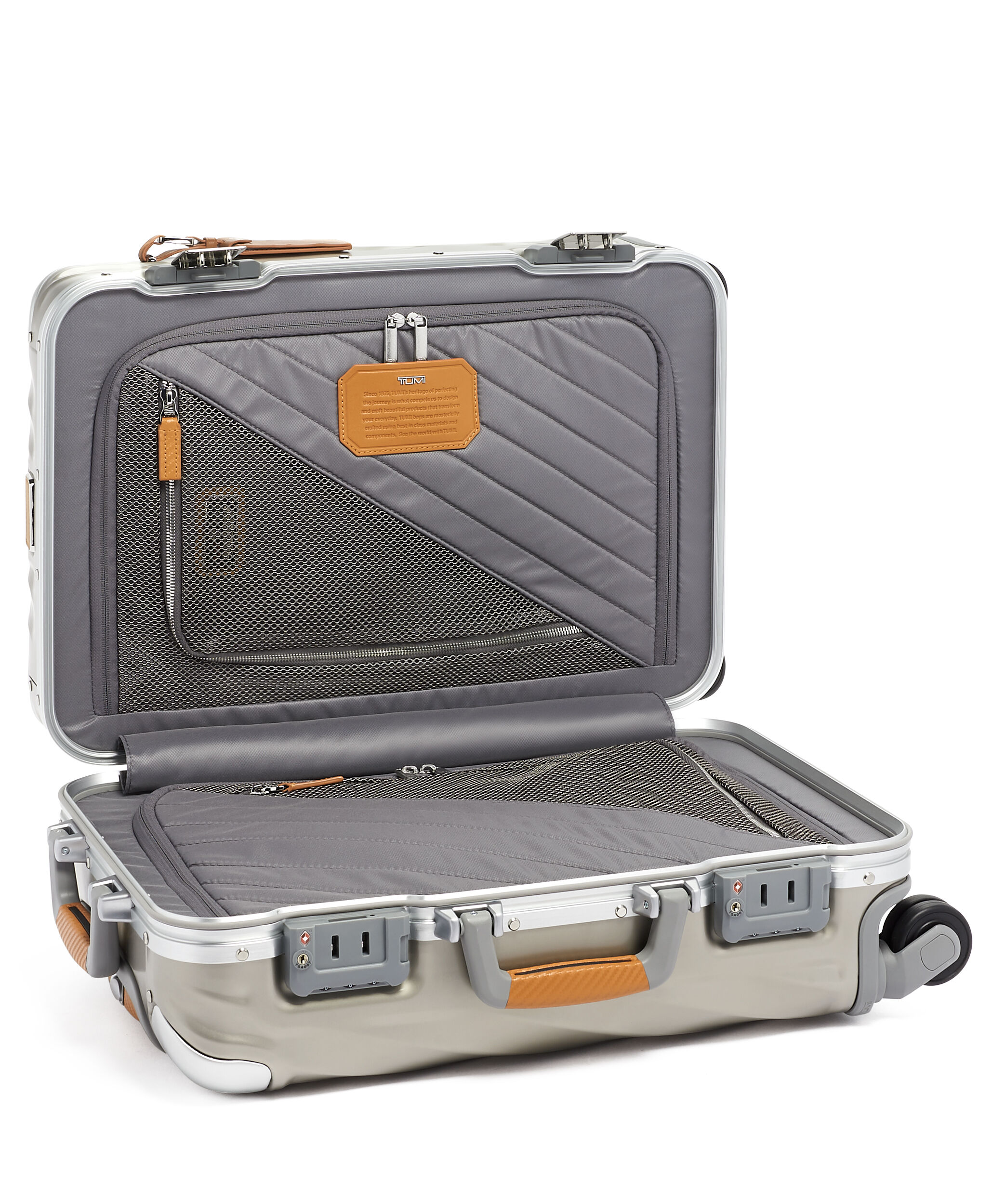 19 Degree Titanium International Carry On 56 cm Silver TUMI Hungary