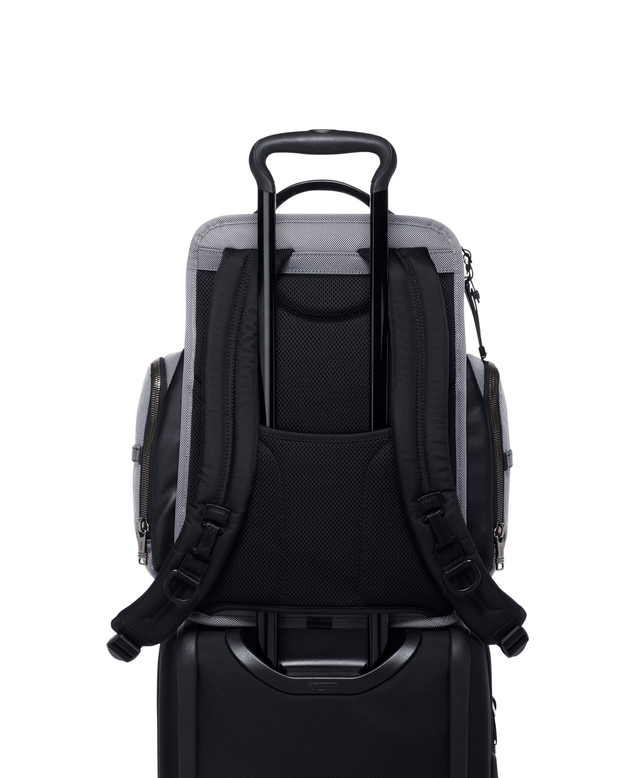Tumi sales brief pack