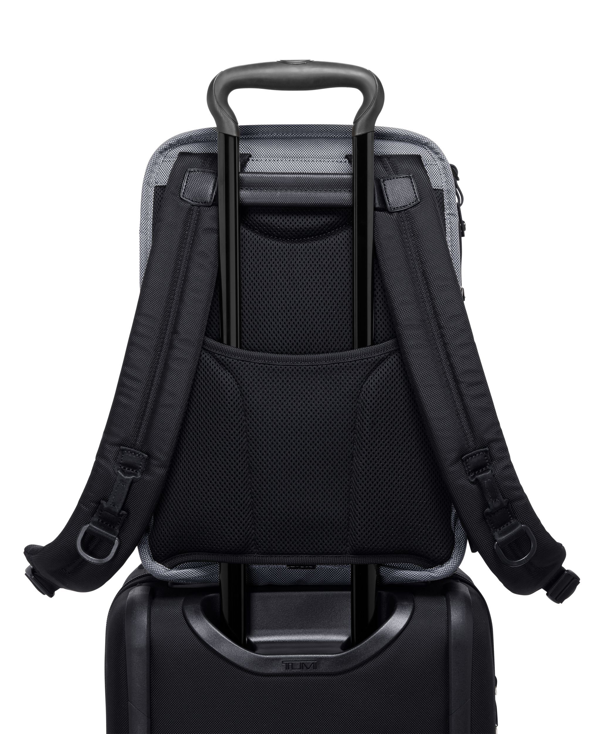 Kensington securetrek 17 laptop overnight backpack sales
