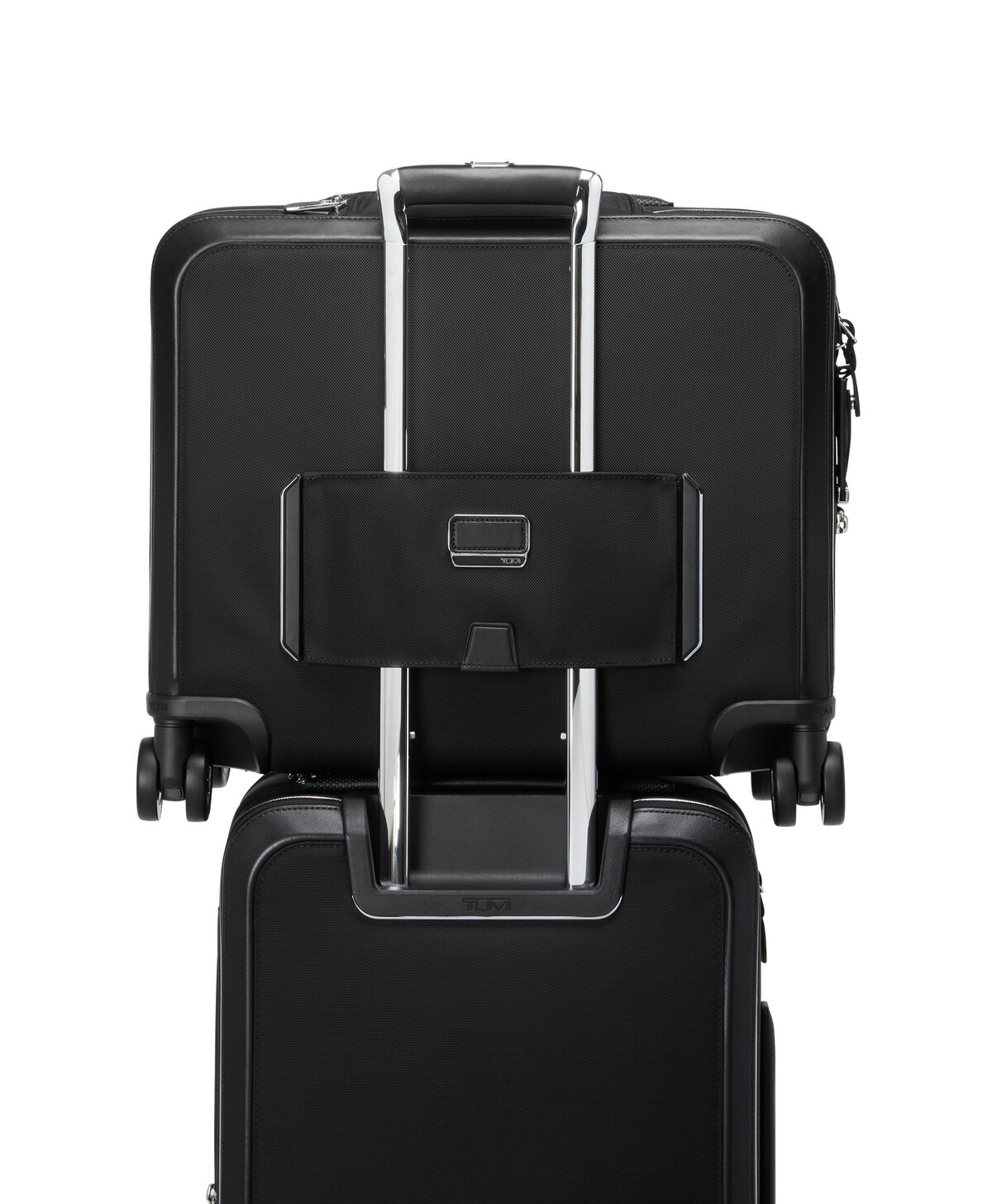 Arriv&eacute; Compact Front Pocket Cabin