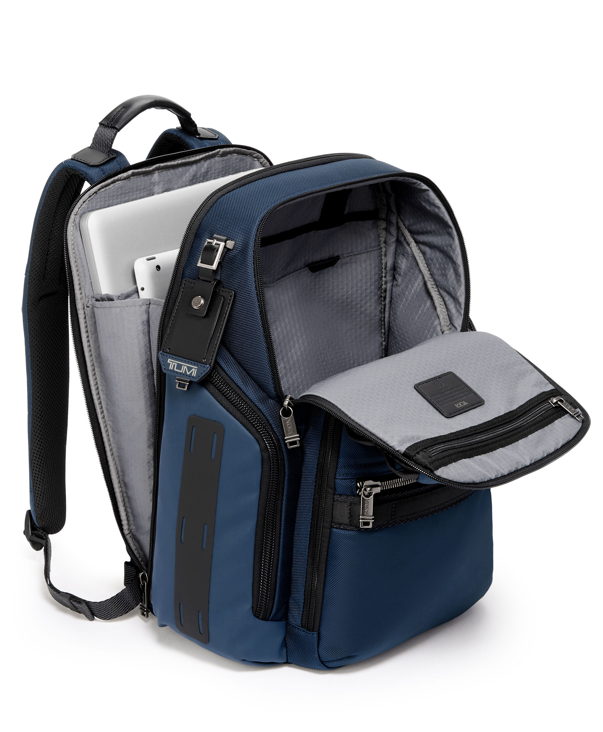 Alpha Bravo Luggage Collection | TUMI