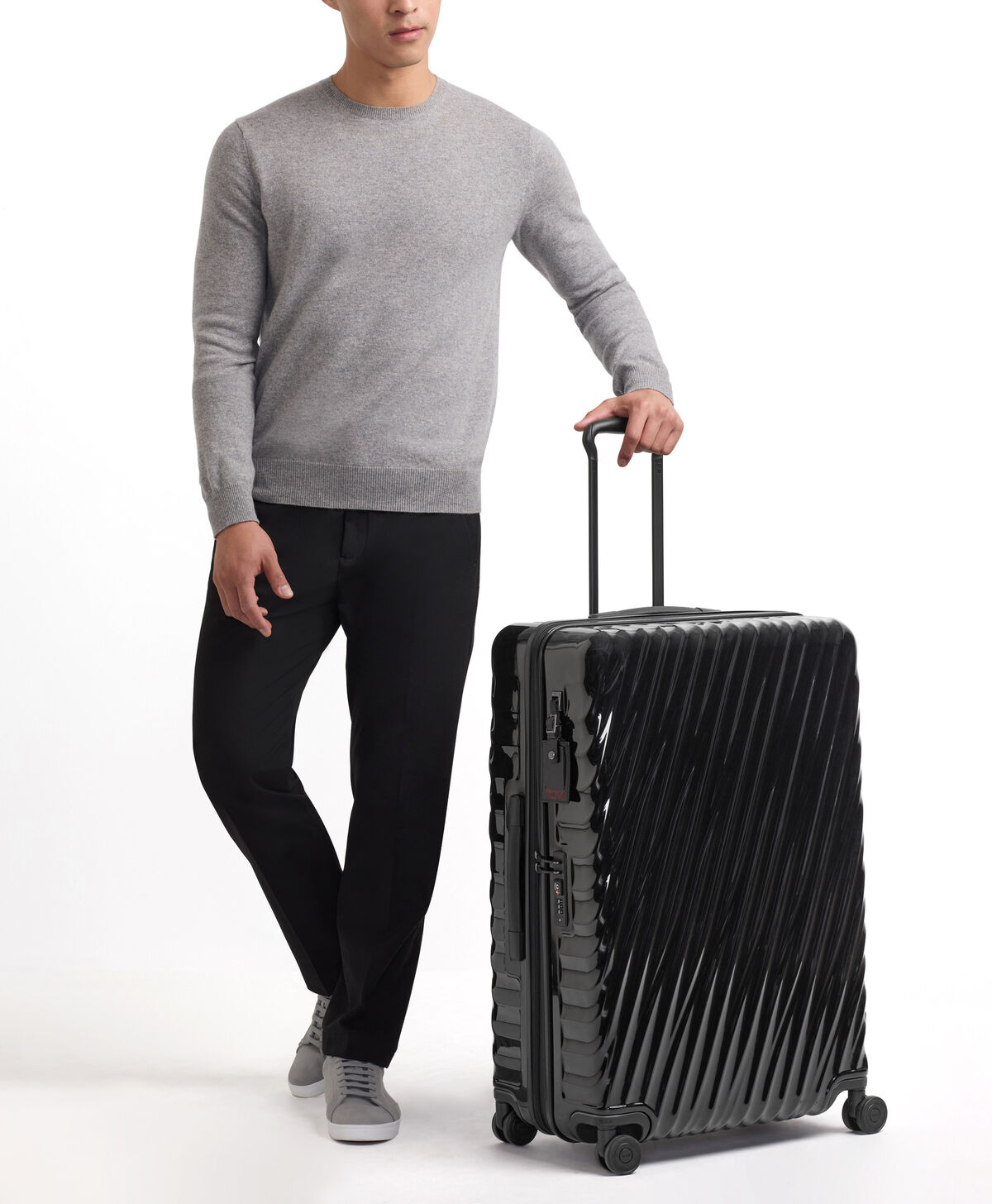 TUMI 19 Degree EXT TRIP EXP 4 WHL P/C  Navy