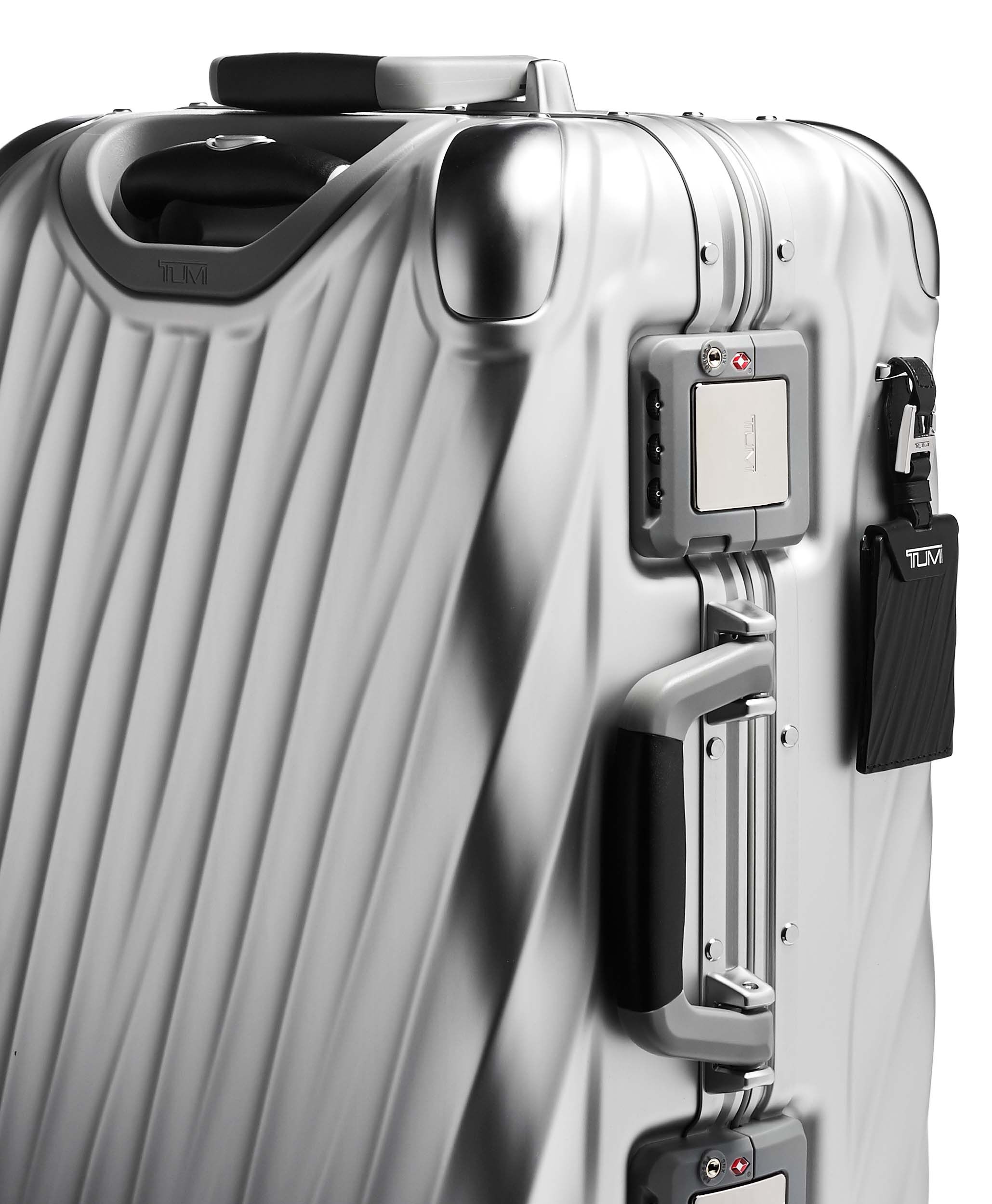 19 Degree Aluminium International Carry-On 56 cm Silver | TUMI Hungary