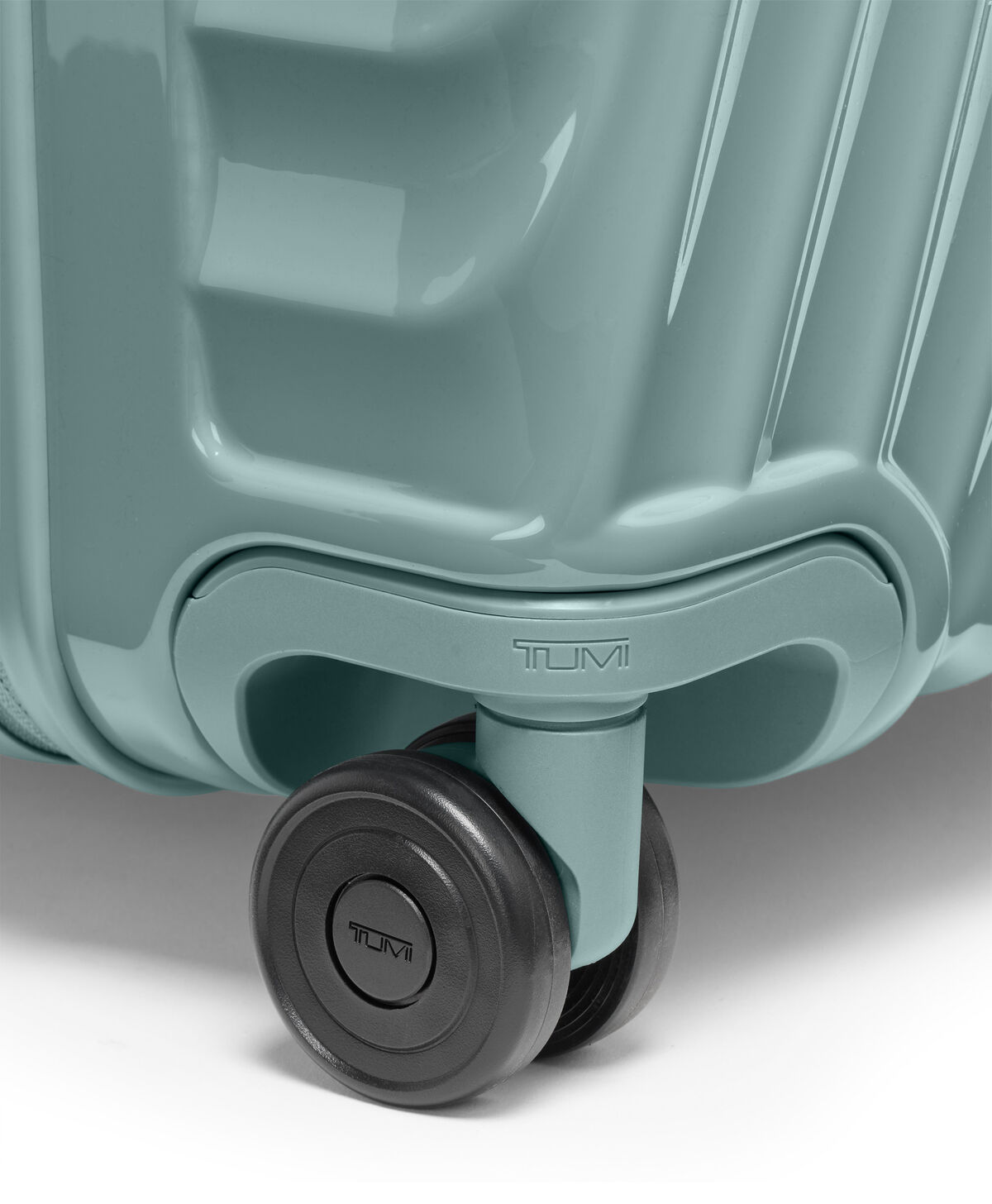 19 Degree Large Trunk | TUMI Large Trunk