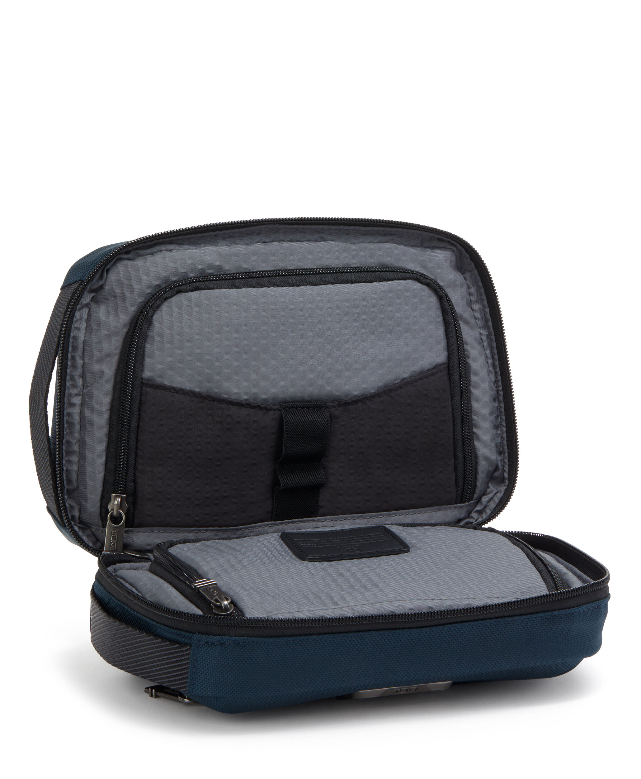 Tumi toiletries bag discount