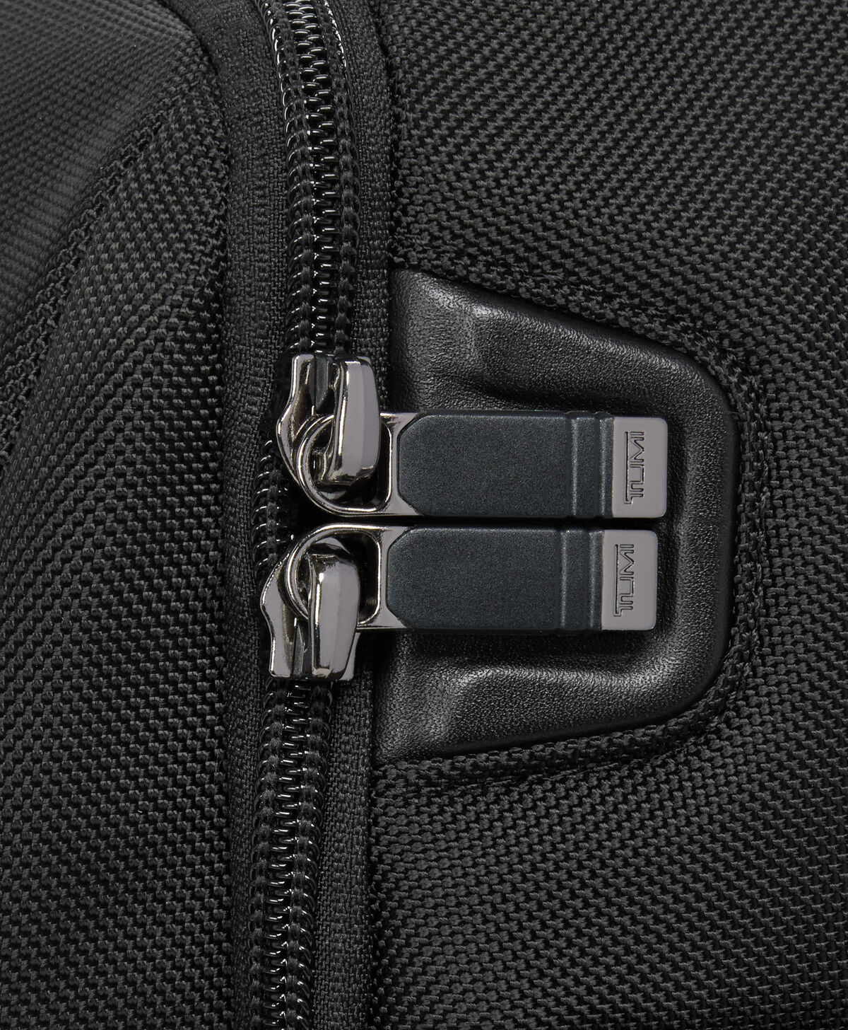 Alpha Large 17" Briefcase | TUMI Large 17" Briefcase