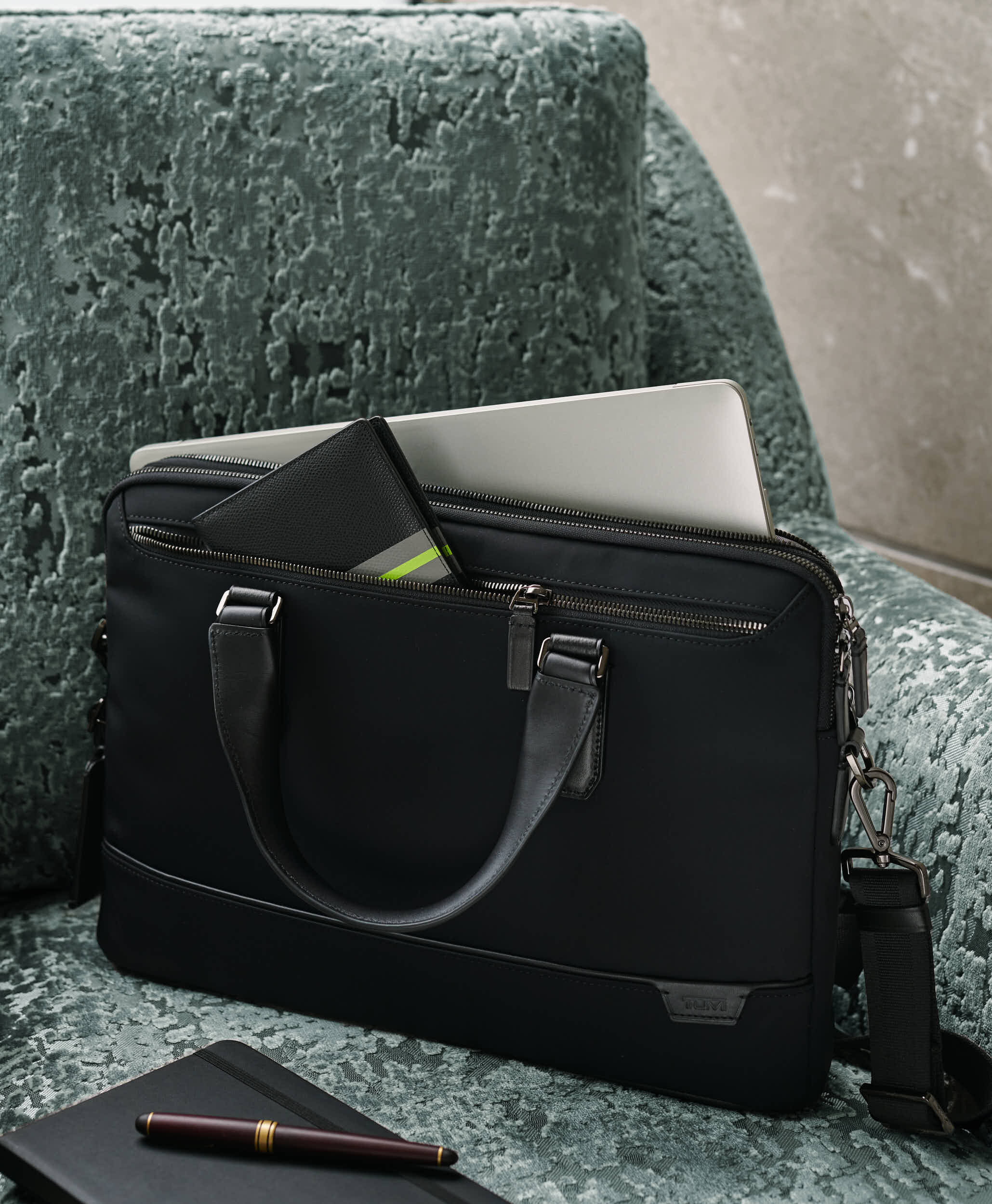 Tumi shop briefcase slim